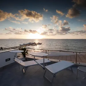 Sunset 2*, Marausa Italia