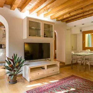  Apartment Downtown